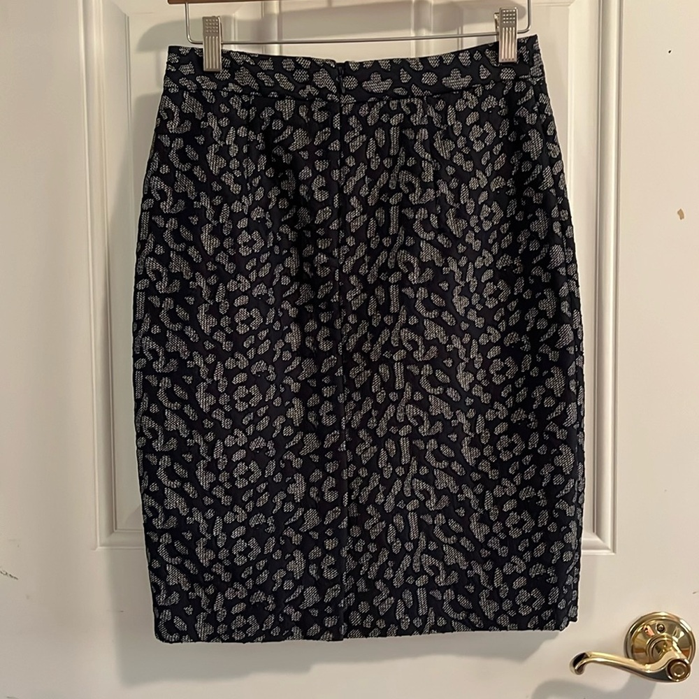 Banana Republic Leopard brocade pencil skirt - Picture 4 of 5
